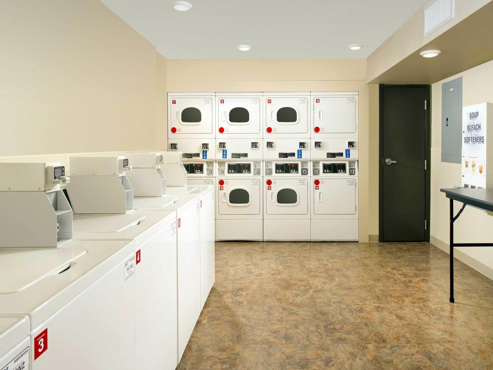 Woodspring Suites Akron Portage Lakes Eksteriør bilde