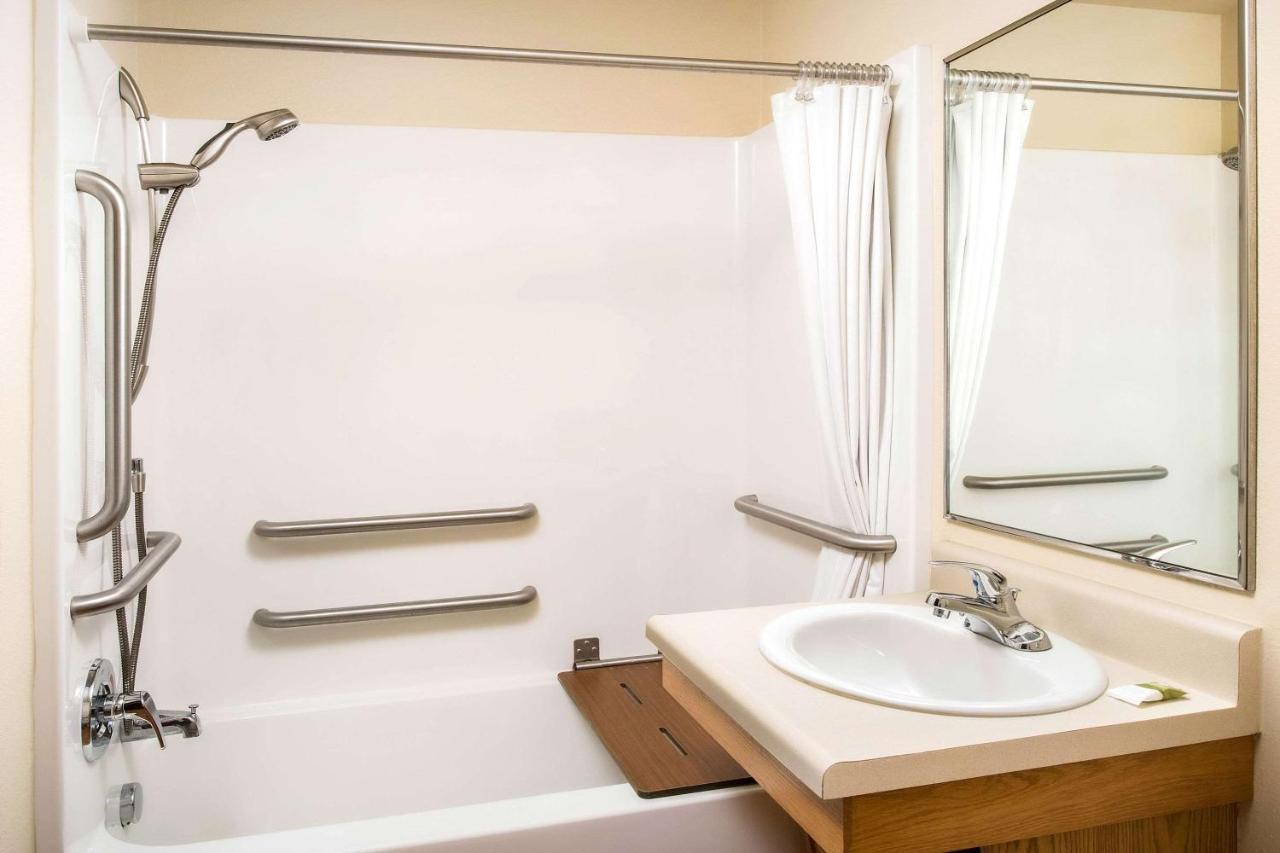 Woodspring Suites Akron Portage Lakes Eksteriør bilde